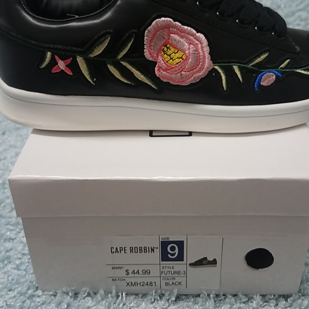 Cape Robbin sneaker - Picture 5 of 5